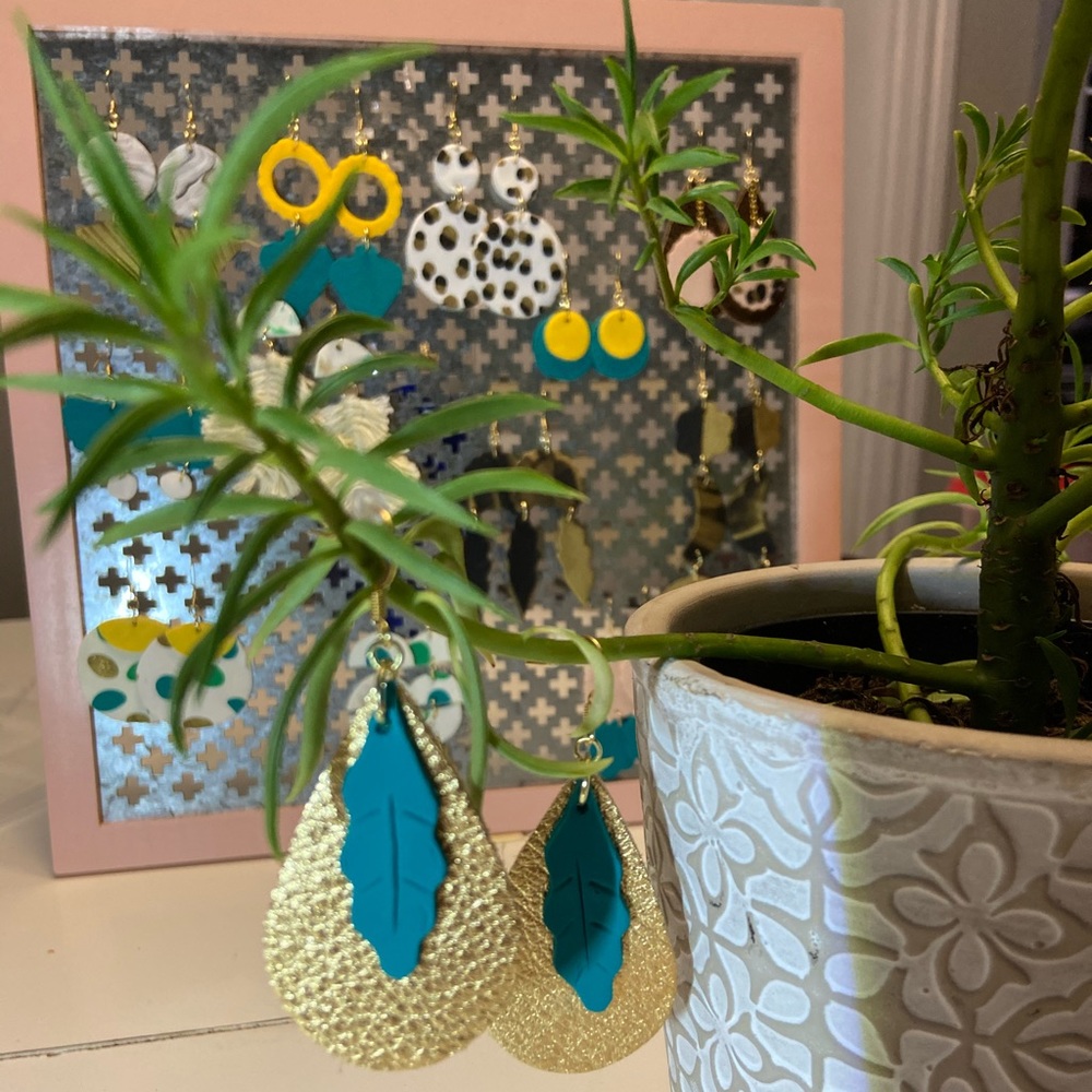 Polymer leaf earrings with leather accent